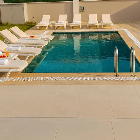 Assos Suits 2 Villa *