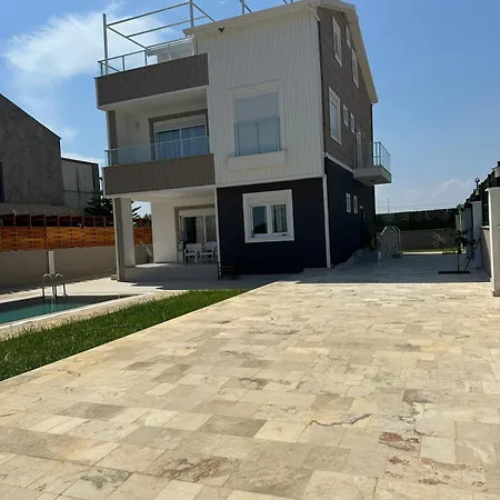 Villa Assos Suits 2 *