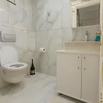 Villa Assos Suits 2 *
