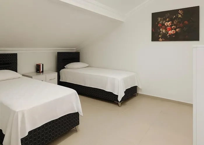 וילה Assos Suits 2